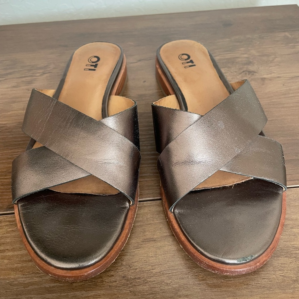OTI Leather Slide Sandals Women’s 8 (Approx) Metallic Crisscross - Picture 2 of 8